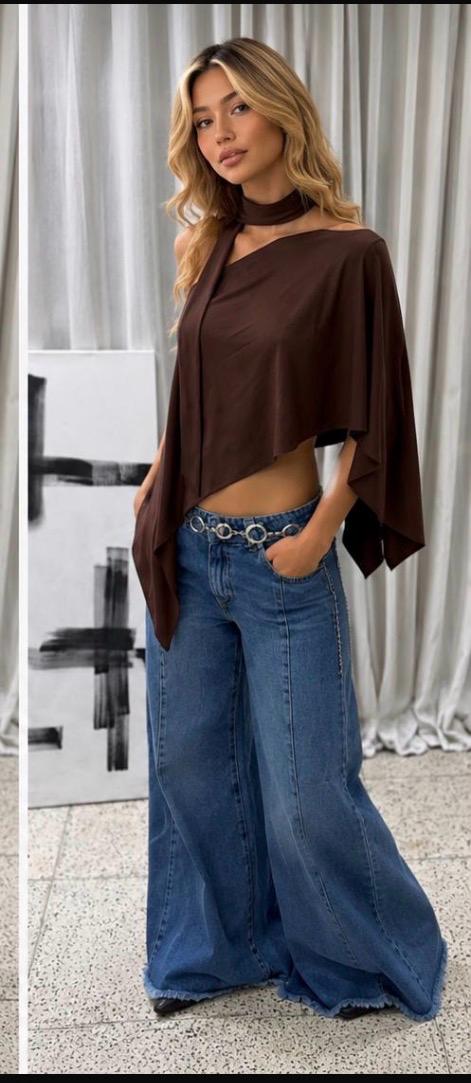 Capa Off-Shoulder con Bufanda