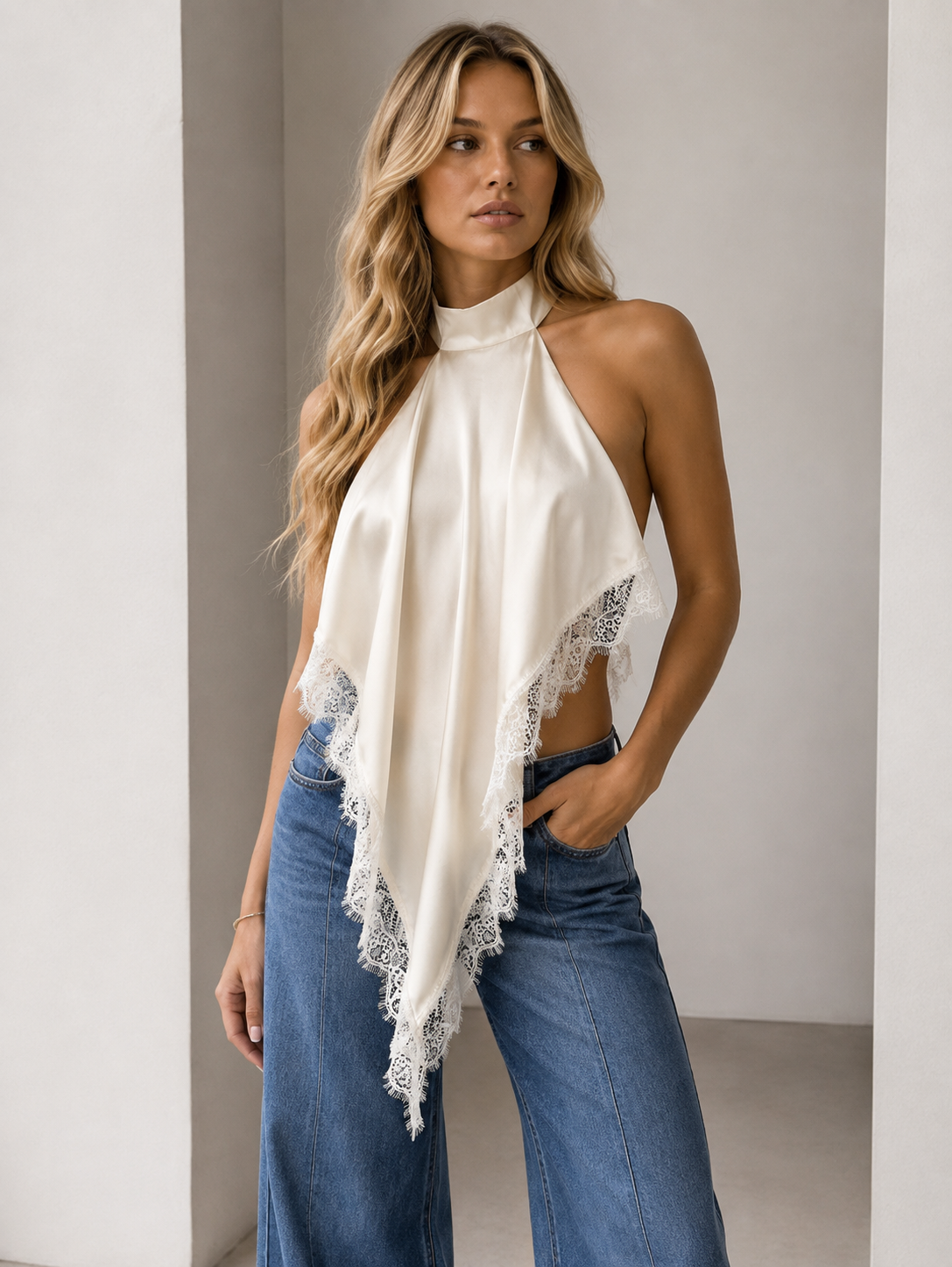 Top Satén Halter - Blanco Encaje Asimétrico